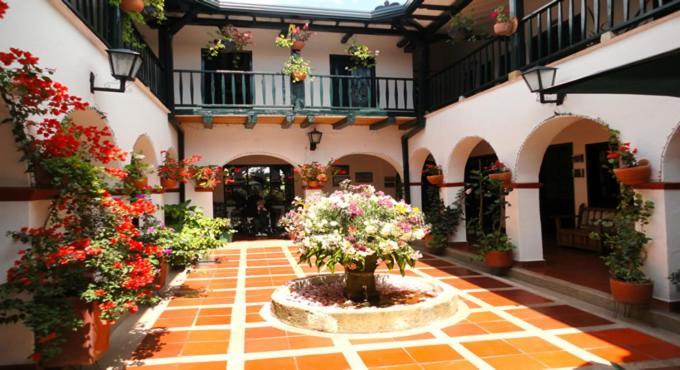 Hospederia La Roca Plaza Principal Bed & Breakfast Boyaca ภายนอก รูปภาพ