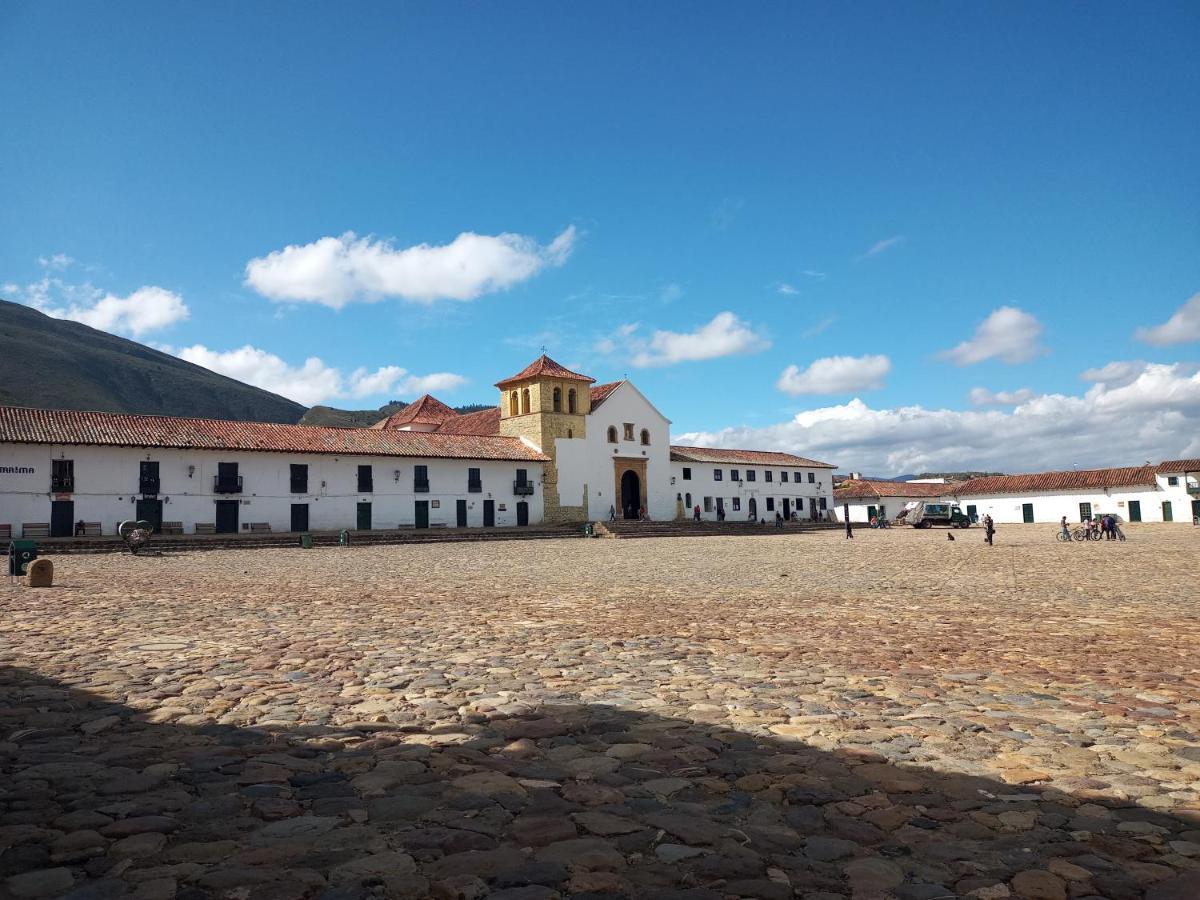 Hospederia La Roca Plaza Principal Bed & Breakfast Boyaca ภายนอก รูปภาพ