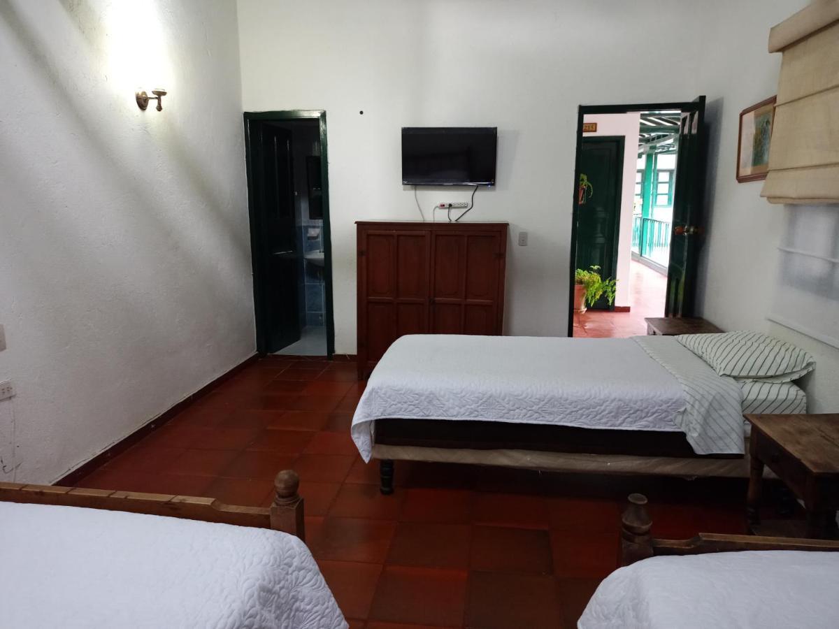Hospederia La Roca Plaza Principal Bed & Breakfast Boyaca ภายนอก รูปภาพ