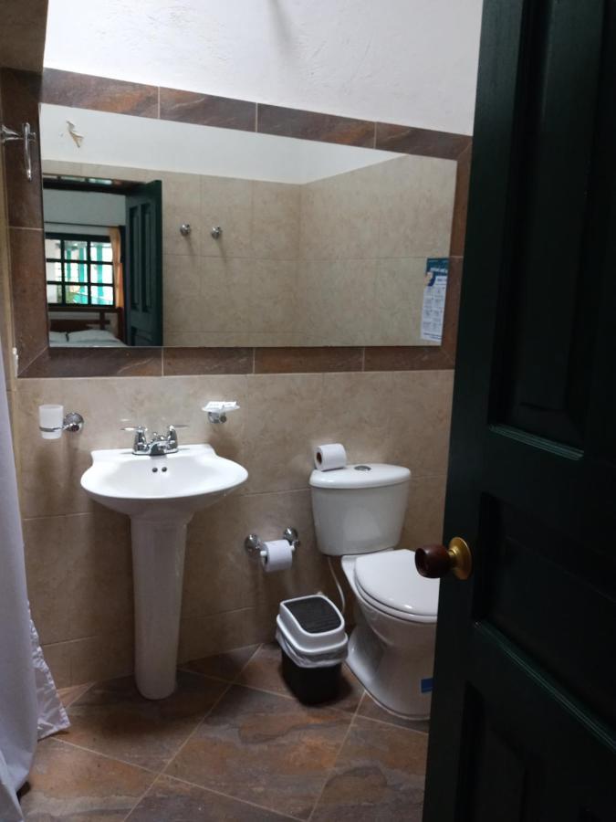 Hospederia La Roca Plaza Principal Bed & Breakfast Boyaca ภายนอก รูปภาพ