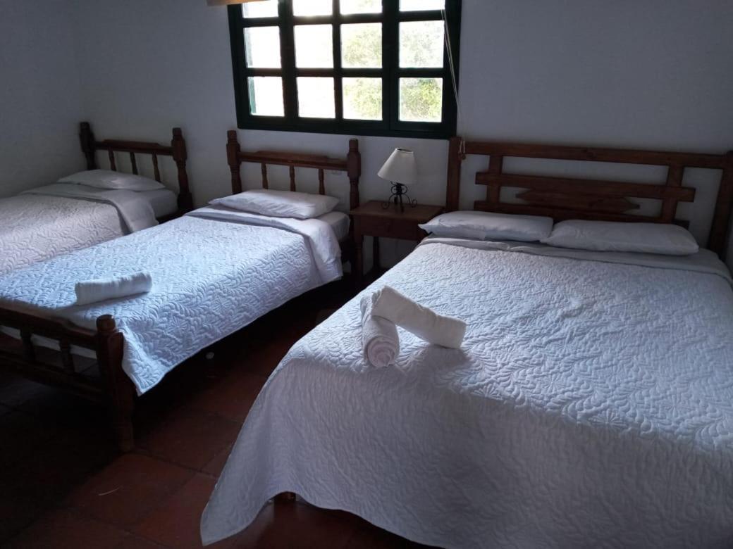 Hospederia La Roca Plaza Principal Bed & Breakfast Boyaca ภายนอก รูปภาพ