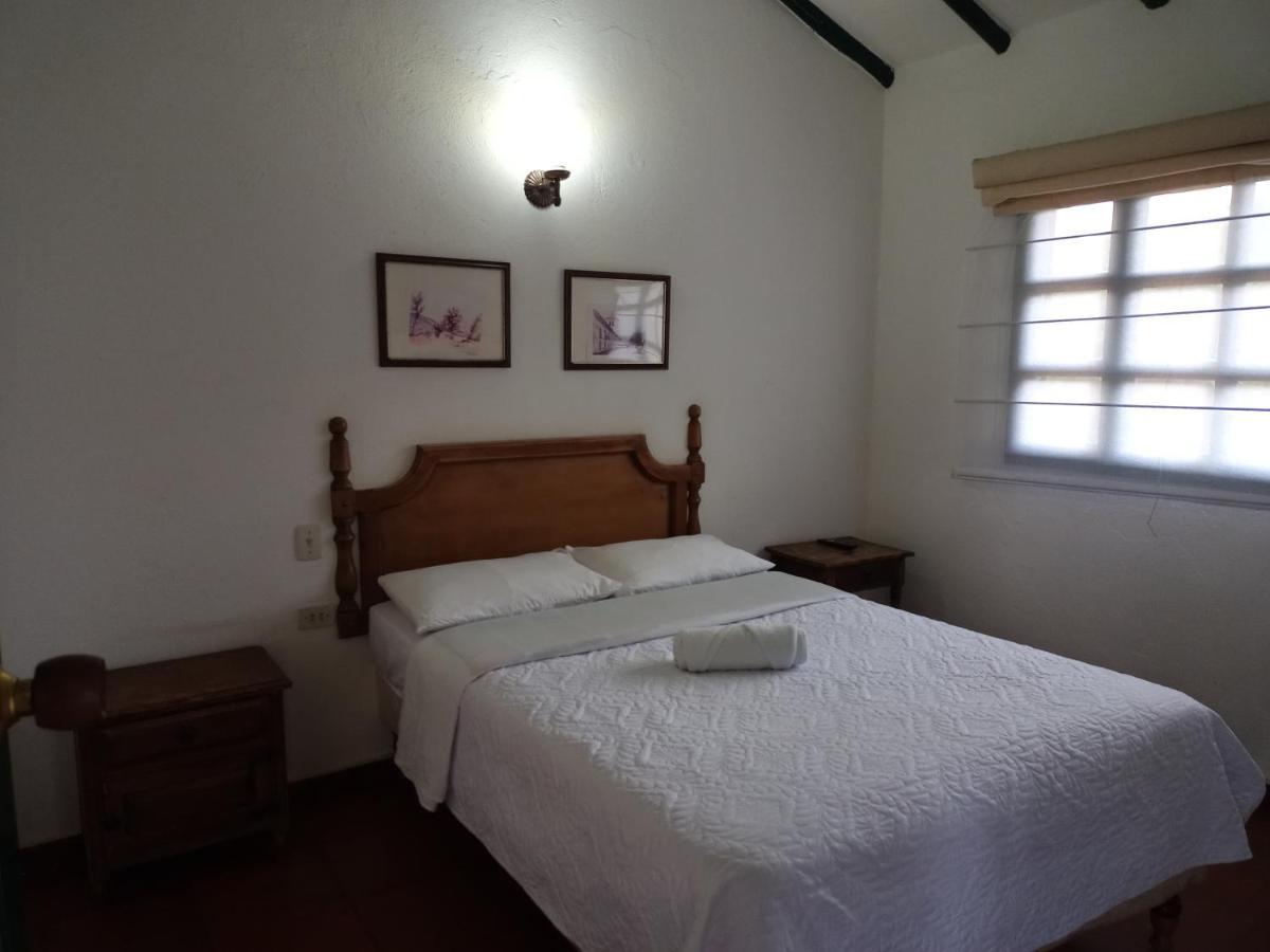 Hospederia La Roca Plaza Principal Bed & Breakfast Boyaca ภายนอก รูปภาพ
