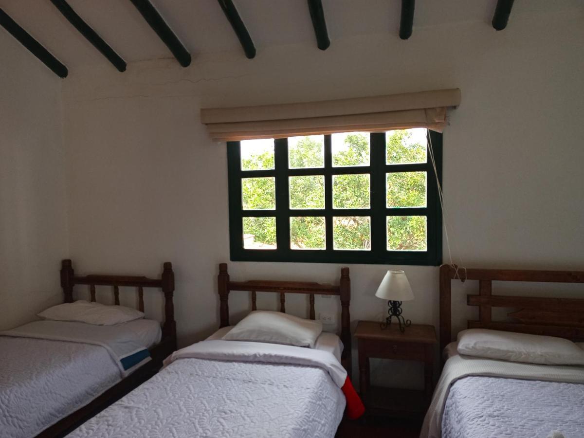 Hospederia La Roca Plaza Principal Bed & Breakfast Boyaca ภายนอก รูปภาพ