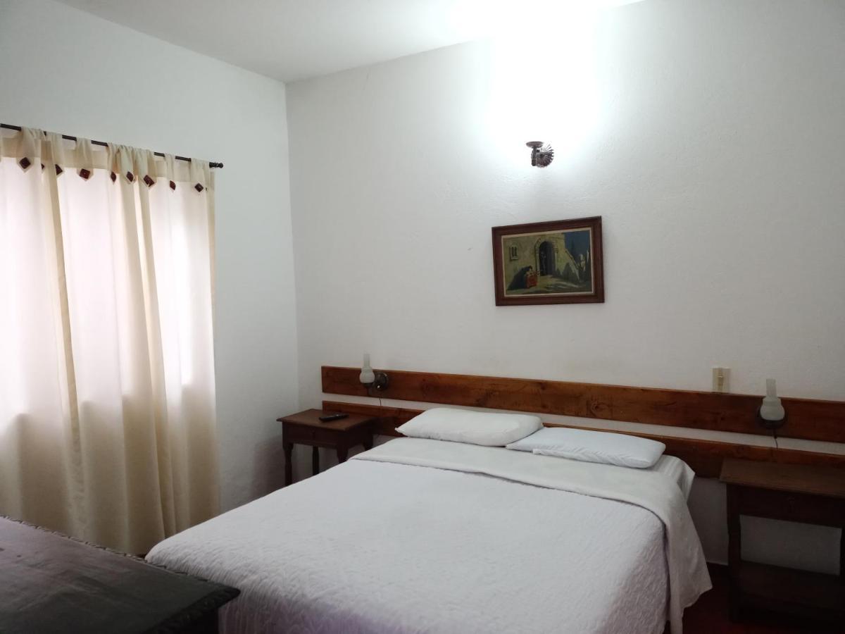 Hospederia La Roca Plaza Principal Bed & Breakfast Boyaca ภายนอก รูปภาพ