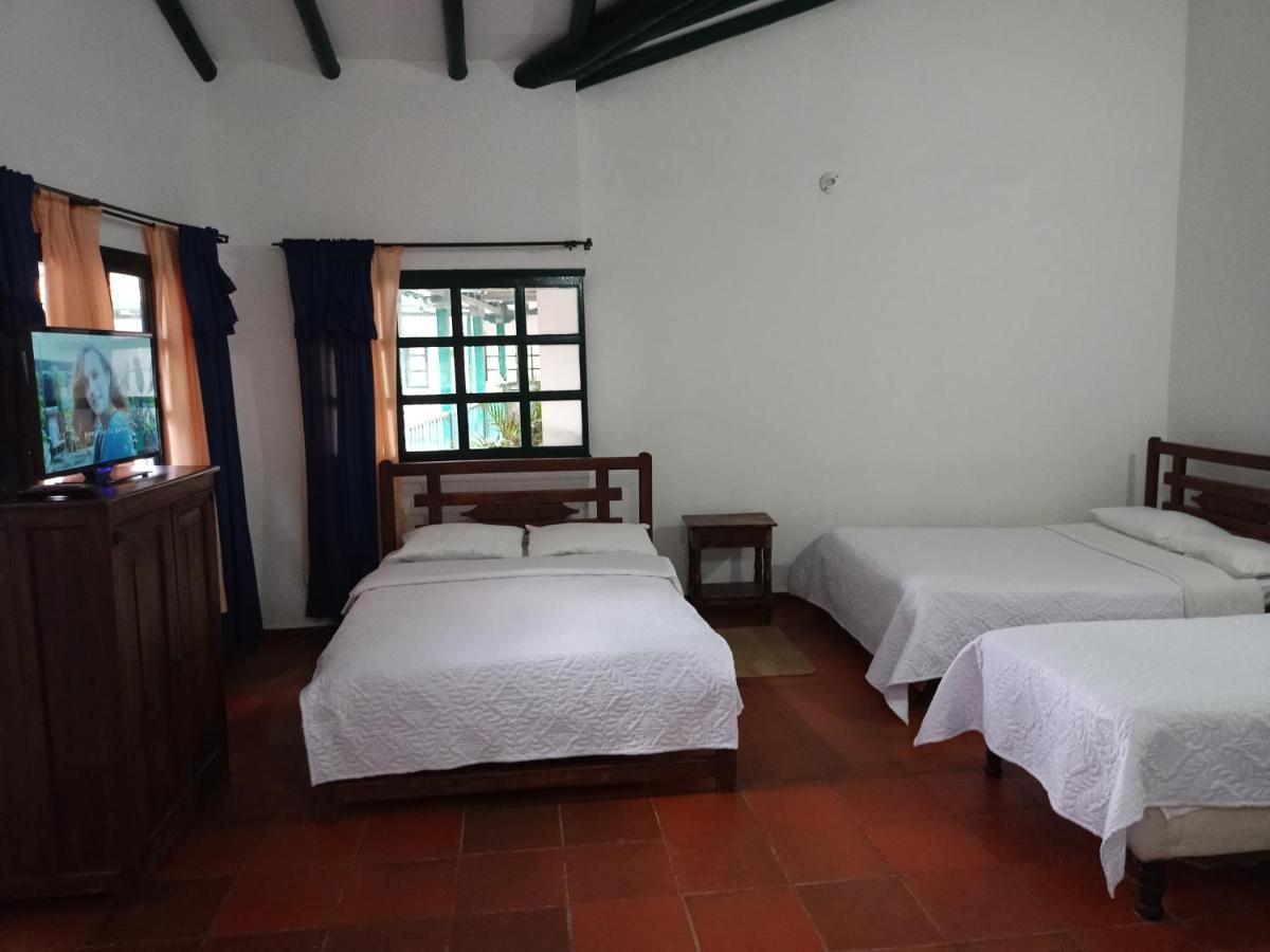 Hospederia La Roca Plaza Principal Bed & Breakfast Boyaca ภายนอก รูปภาพ
